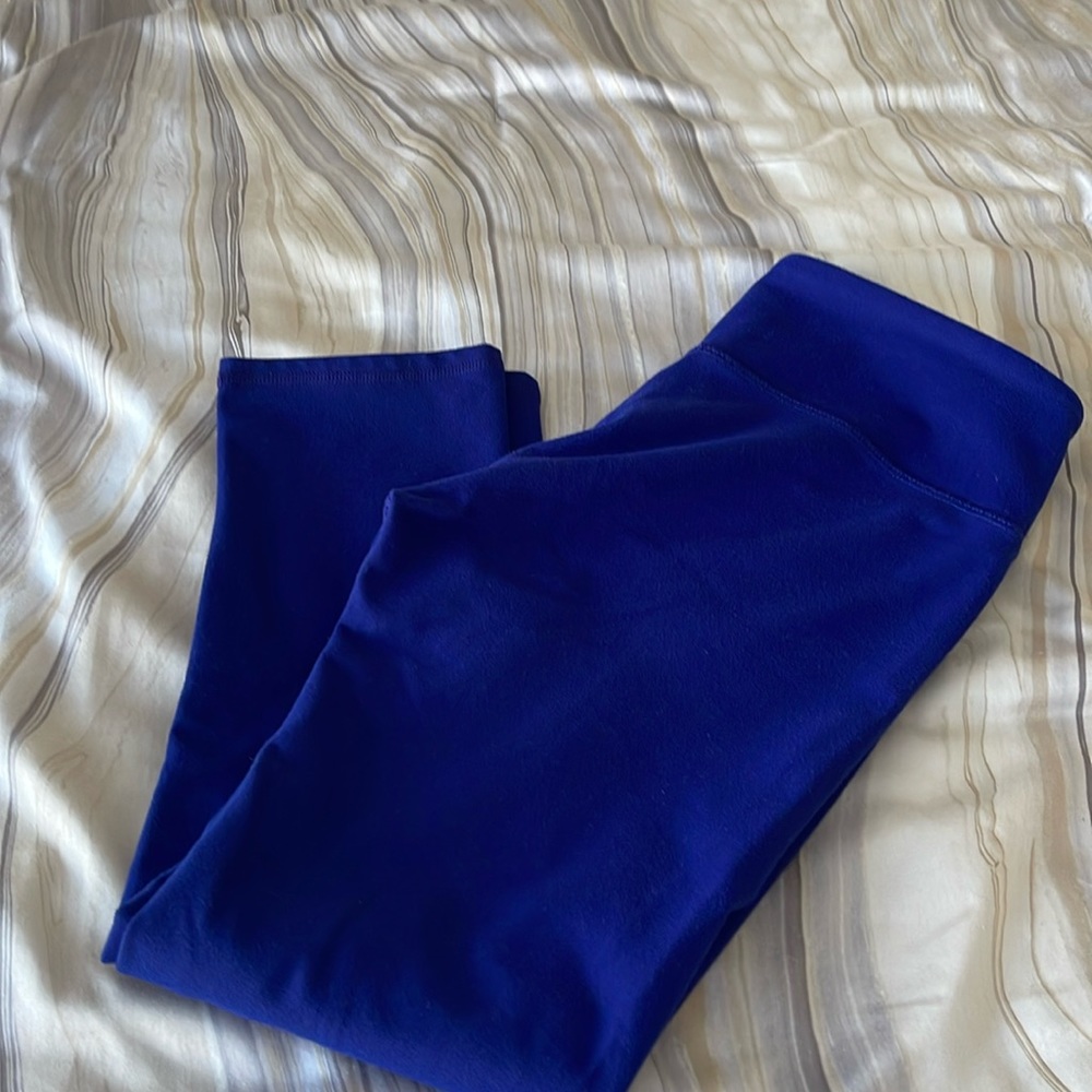 Fabletics athletic leggings with front pocket